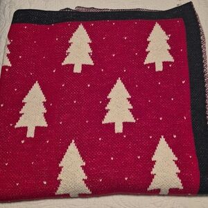 Mud Pie Tree designed blanket red with white trees dark green trim 62" x48" NWOT